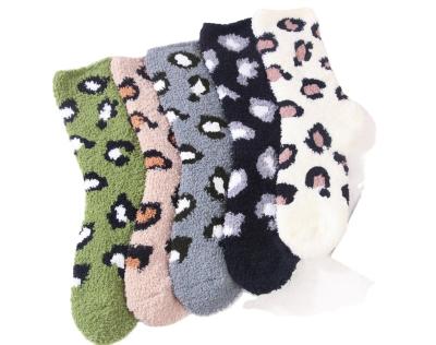 China Polyester Warm Thick Comfortable Fuzzy Warm Thick Woman Socks Leopard Print Cozy Socks for sale