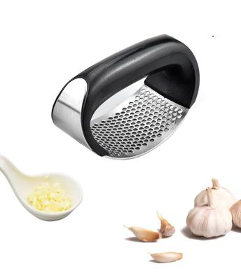 China Viable Manual Crusher Grater Ginger Press Kitchen Accessories Garlic Chopper Stainless Steel Garlic Press Garlic Crusher for sale