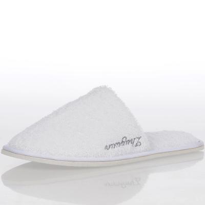 China Water - Absorbent Terry Cloth White Disposable Slippers With Embroidered Logo for sale