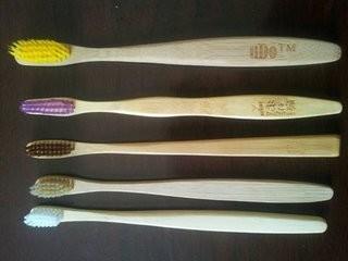 China OEM Environmental Bamboo Toothbrush , Family Prepasted Disposable Toothbrushes for sale