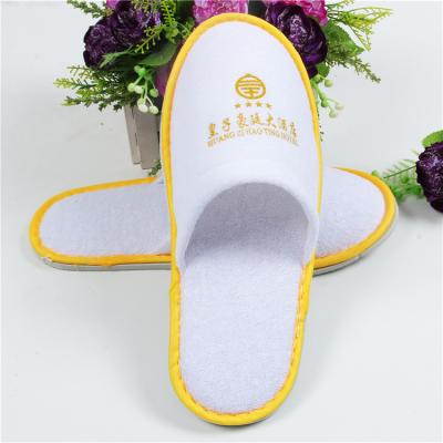 China Soft Comfortable Disposable Hotel Slippers Common Type Color Custom For Indoor for sale