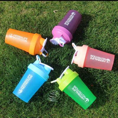 China Wholesale Viable Shaker Bottle Portable Plastic Bpa Shaker Bottle Gym Sports Free Shaker With Custom Logo for sale