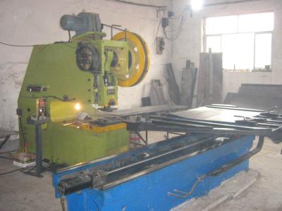 Chine Machine perforante gyroscopique 1250mm de tôle de la tringlerie deux à vendre