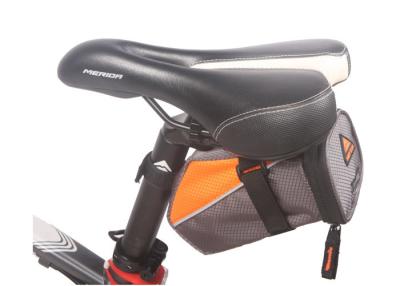 China Bolso de la silla de montar de la bici del camino con los bolsos fáciles de Seatpost de la instalación de la raya reflexiva para las bicicletas en venta