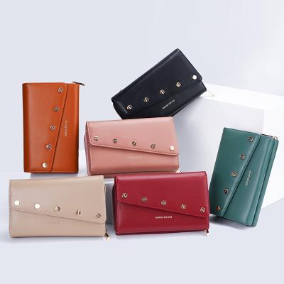 China No 2021 fashions factory wholesale luxurry pu wallet small long for woman shoulder bag with rivet purses for sale