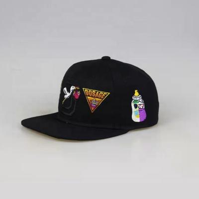 China Custom Flat Embroidery COMMON Logo Full Size Brim Snapback Hat for sale