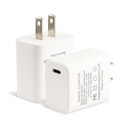 China UniversalÂ   Newcomer USA Plug In Type PD 20w Charger QC3.0 Mobile Phone Travel Charger Fast Charging Travel For Iphone12 Apple for sale