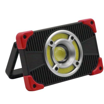 China The bracket could 180'; ° Adjustmentt 500 Lumens LED Tactical Flood Light For Outdoor Housing With Hook Magnet SOS Emergency Function for sale