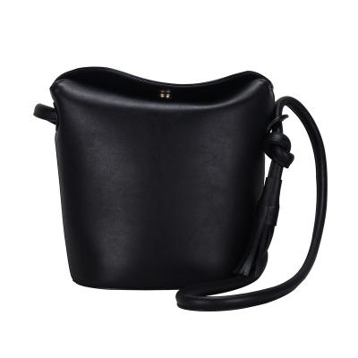 China Fashion Manufacturing Color Handbag Tote Bag Ladies Portable Leather Bucket Bag Shoulder Bag for sale