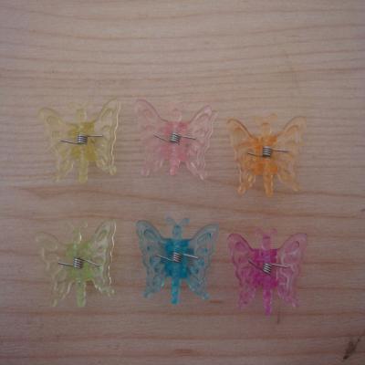 China Eco-friendly Garden Ornaments Outdoor Colorful Plastic Butterfly Garden Flower Clip Plant Support Clip for sale