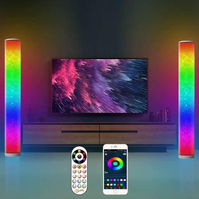 China 16 millones de colores que cambian la lámpara de pie de esquina RGB Smart WiFi Alexa Tuya Control en venta