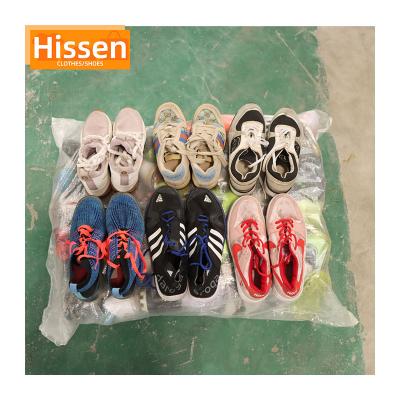 China Breathable Selling Used Branded Bullet Shoes For Mens Sneakers Occasion Sneaker for sale