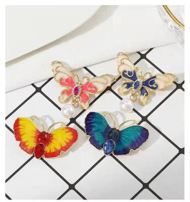 China Global Hot Sale Butterfly Pins Lapel Pins Pin Brooch Deluxe Designer Brooches Alloy Pearl Safety Brooches for sale