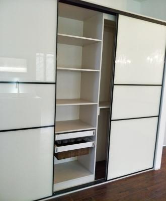 China (Other) Modern Design Adjustable White Lacquer Glass Sliding Door Wardrobe Drawer Cabinet for sale