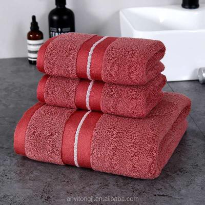 China Super Soft Soft Child Safe Bath Towel 70x140 - Extra Large 100% Ringspun Cotton - Luxurious Rayon Trim - Ideal for Everyday Use (Red) for sale