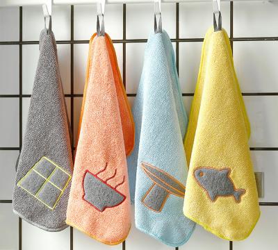 China Compressed Wholesale Bulk 100% Polyester Microfiber Kitchen Hand Towel for sale