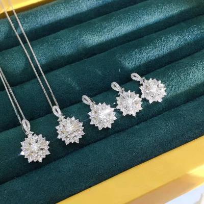 China Other 0.1-0.3CT Natural Diamond Set Platinum 18K Snowflake Pendant Necklace In Popular Fashion Style Can Be Customized for sale