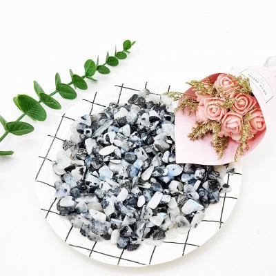 China Color Change Natural Healing Gravel Rainbow Moonstone Tumbled Stones Polished White Moonstone Tumbles for sale