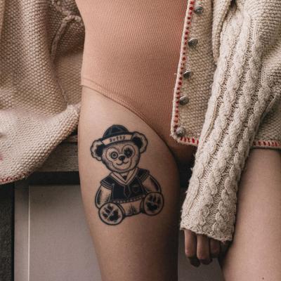 China Temporary School Custom Bear Hanna Tattoo Sticker Temporary Tattoo With Flower Black Bag Green Vinyl PVC Waterproof Tattoo Sticker for sale