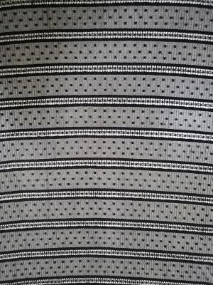 Cina 100 yarde del poliestere 100% che pieghetta Mesh Dot Lace Fabric in vendita