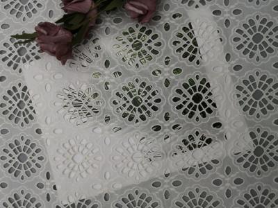 China Ilhó Mesh Laser Cutting Cotton Fabric para o vestido fêmea à venda