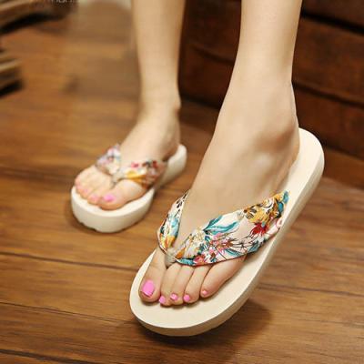 China Fashion Trend Ladies Flowers Slides Soft Unique Flat Ladies Flip Flops Slippers Casual Outdoor Beach Slippers for sale