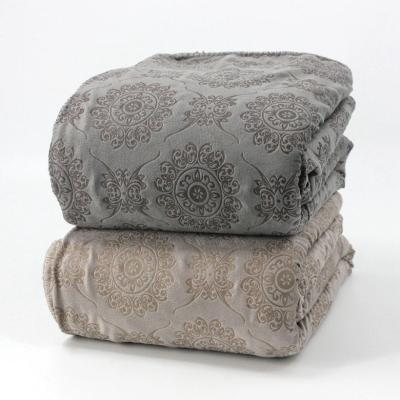 China Anti-Bacteria Double Layer Micro Plush Microfiber Damask Quilted Blanket for sale