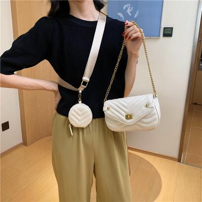 China Fashion Spot Wholesale 2023 Popular Personality PU Shopping Wear Chain Creative Cross - Body Bag for sale