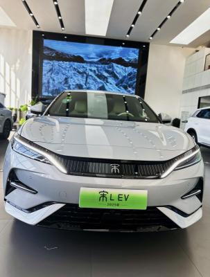 Chine 2024 Nouveau véhicule énergétique BYD Song EV Dm-I 4WD Voiture 662Km 5 sièges SUV à vendre