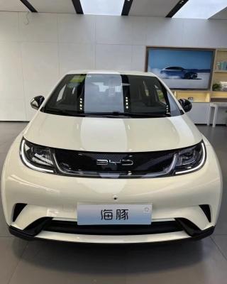 中国 2025 Byd ドルフィンピンク 電気自動車 EV オート 5 ドア 5 席 SUV 販売のため