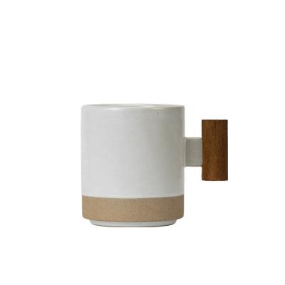 Κίνα Wjolesale Sustainable Vintage Coffee Mug Korean Ceramic Wooden Handle Water Cup Personality προς πώληση