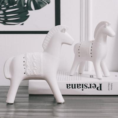 중국 Ceramic Accessories Art Crafts Ornaments Gifts Modern Nordic Ceramic Horse Home Art Folk Decoration Artware Room Decor Desk 판매용