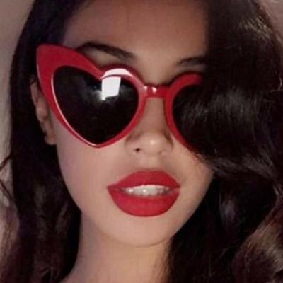 China Women's Big Heart Women's Funny Beautiful Nice Heart Cheap Wholesale Environmentally Friendly Fashion Sunglasses Newest Women's Sunglasses for sale