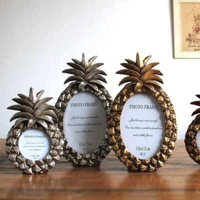 China 2020 New Arrival Modern Pineapple Resin Ornament Frame Table Decorations Luxury Home Accessories for sale