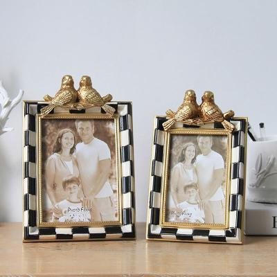 China Popular and Luxury Handmade Bird Picture Frame Ornament Modern Table Props Home Decorations for sale