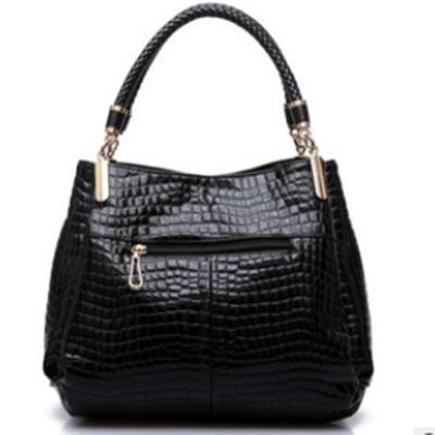 China Fashion Temperament Leather Shoulder Crocodile Messenger Classic Bag Women Retro Handbag for sale