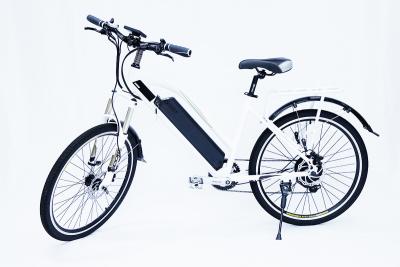 China La bici eléctrica a prueba de agua blanca de la ciudad con la defensa, 250w 36v, 7 apresura, suspemsion delantero en venta