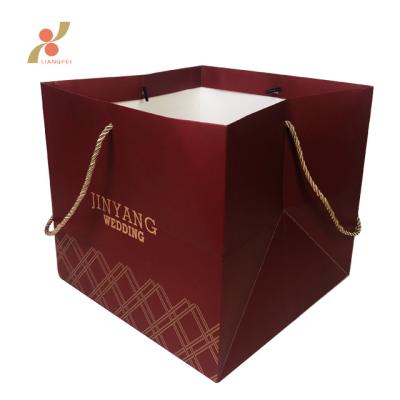 China Recyclable Custom Wedding Candy Chocolate Art Packaging Paper Bag for sale