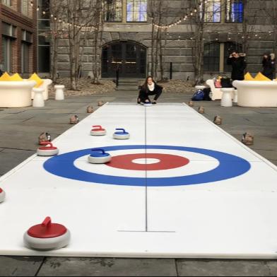 China High Quality Wear Resistant Portable Synthetic UHMWPE Ice Skating Game Curling Track for sale