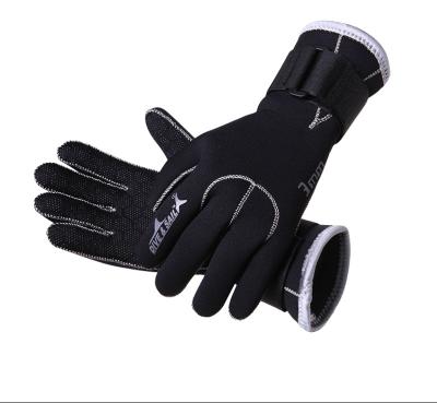 China Anti-slip, warm and wear-resistant 3MM comfortable waterproof hand gauntlets for surfing and snorkeling dive gloves for sale