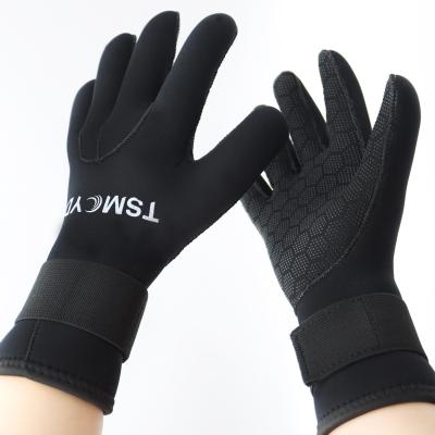 China Waterproof Winter 5MM SCR Neoprene Velcro Wear Dive Non-Slip Snorkeling Gloves for sale