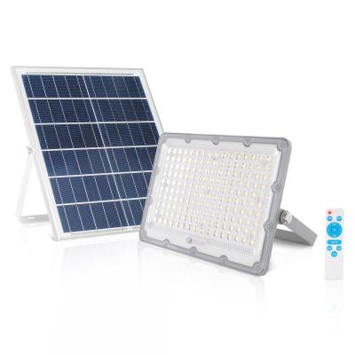 China Solar Garden Flood Lights Outdoor LED Lights With Remote Control Solar Powered Floodlights Used As Solar Security Lights for sale