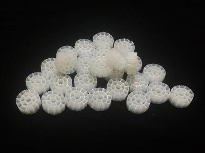 China White 0.96g/Cm3 Moving Bed Bio Filter Media For Ras System for sale