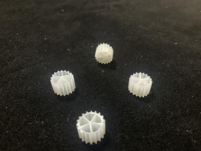 中国 Mbbr白いY2 11X7mm Biocellフィルター媒体Aquaponics 販売のため