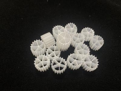 中国 10X7mm MBBR Y3 K1生物フィルター媒体の池大きい表面積 販売のため