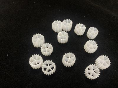 China Weißes Jungfrau HDPE Y2 K3 Aquaponics MBBR Filtermaterial 11X7mm zu verkaufen