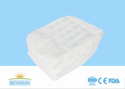 China Tela no tejida de encargo del pañal adulto absorbente disponible ultra suave impresa en venta