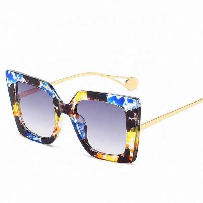 China Fashion Sunglasses 2021 Oversized Square Women Cat Eye Sunglasses Gradient Shades UV400 Luxury Vintage Women Big for sale