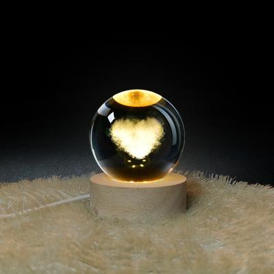 China Lámpara de mesa de madera creativa 3d Iluminación de bolas de cristal Escritorio Luz nocturna Cómodo cálido Iluminación USB portátil en venta