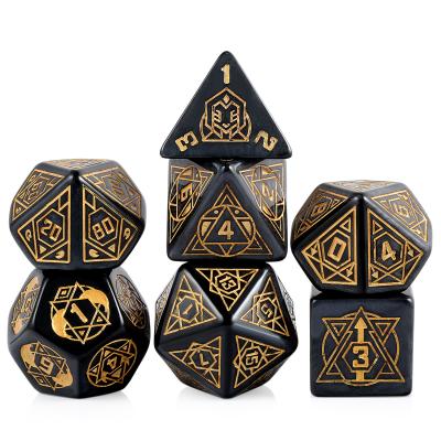 China DND sets 7 PCS D4 D6 D8 D10 D12 D20 D% sided huge 25mm dnd dies resin dies set for sale